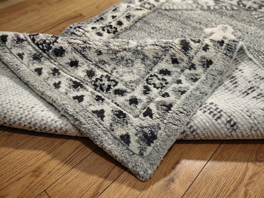 Persian Style HandKnoted Area Rug,