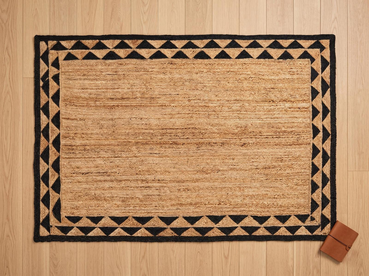 Scalloped Beige Black Hand Weave Jute Rug